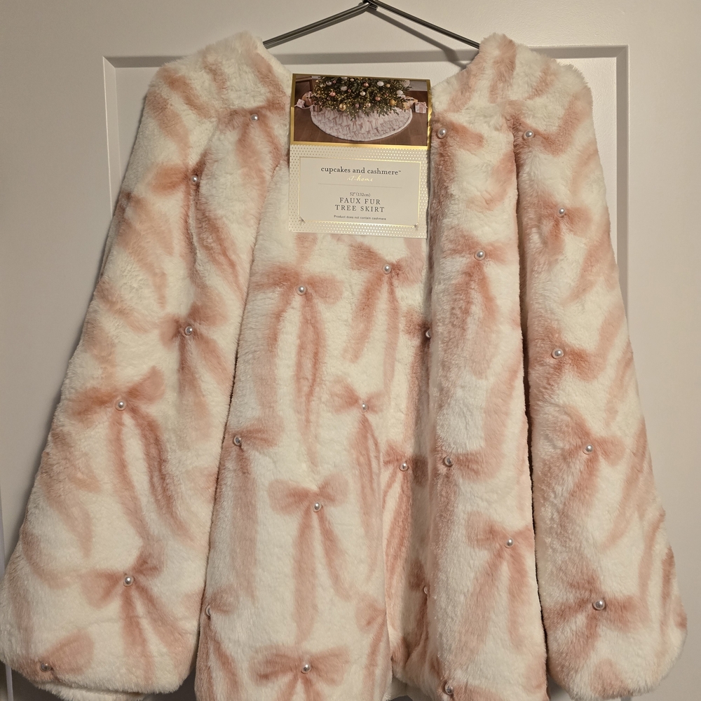 Cupcakes & Cashmere Faux Fur Tree Skirt with Pearl Details